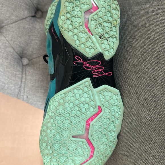Lebron 11 south Beach Nikes size 11.5 - Picture 3 of 6
